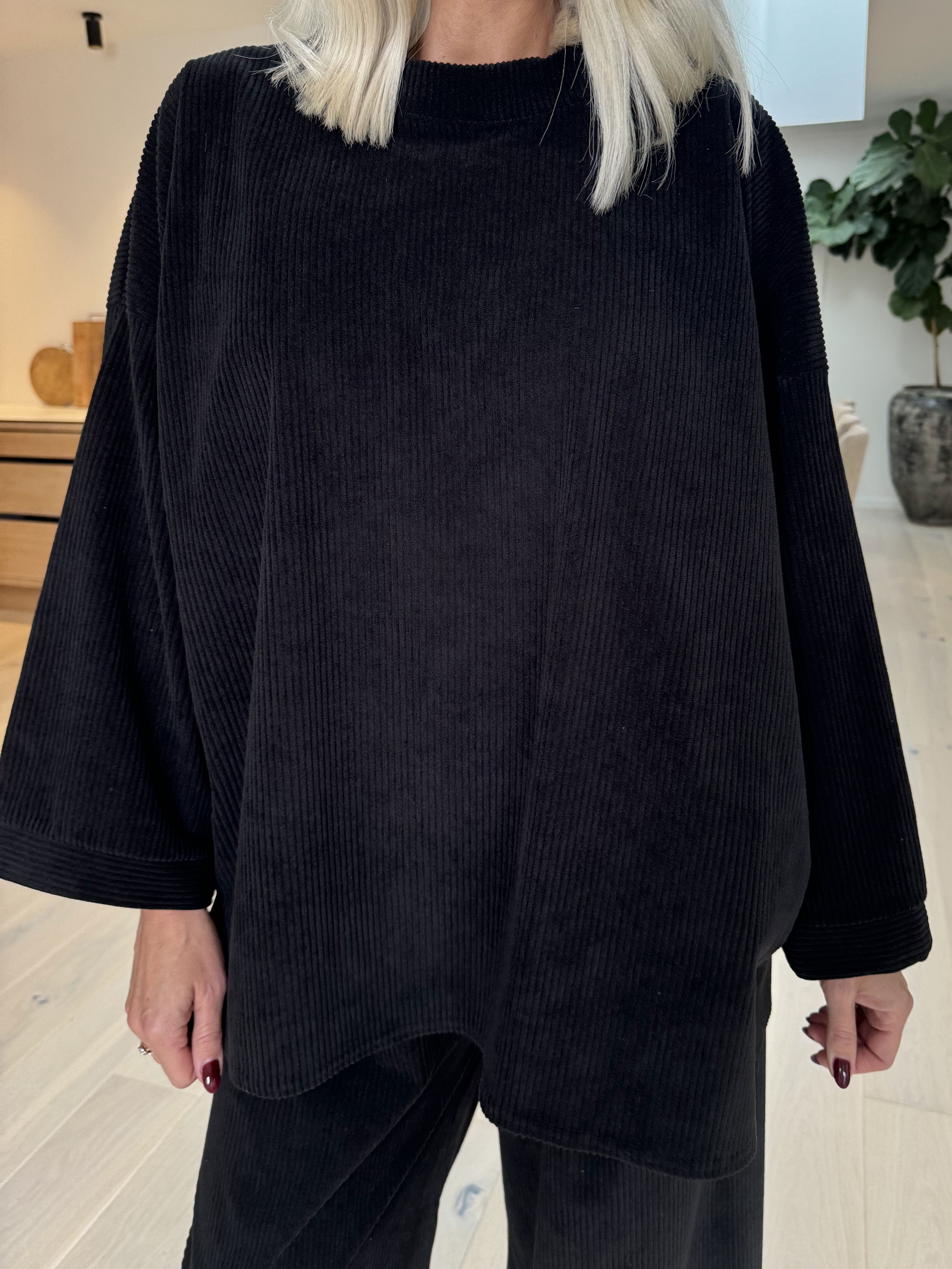 Brianne - Oversized set med ribbat tyg